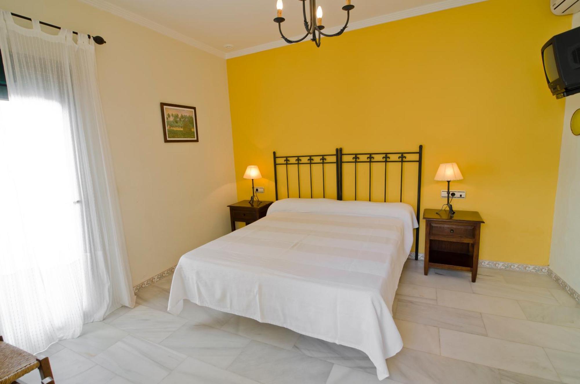Hostal Sixto Рота Екстер'єр фото