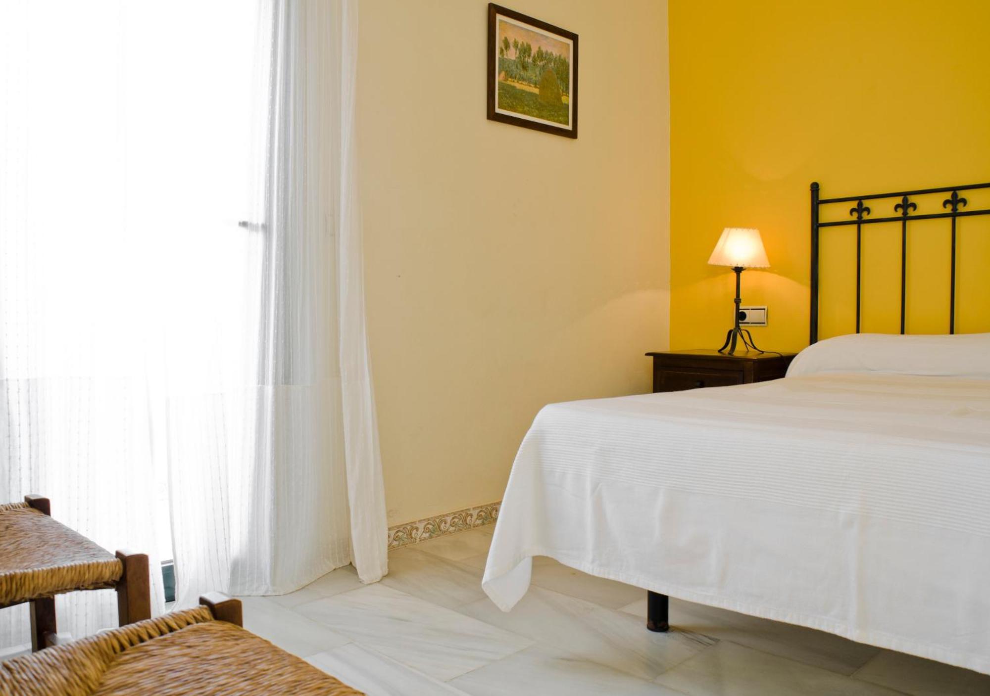 Hostal Sixto Рота Екстер'єр фото