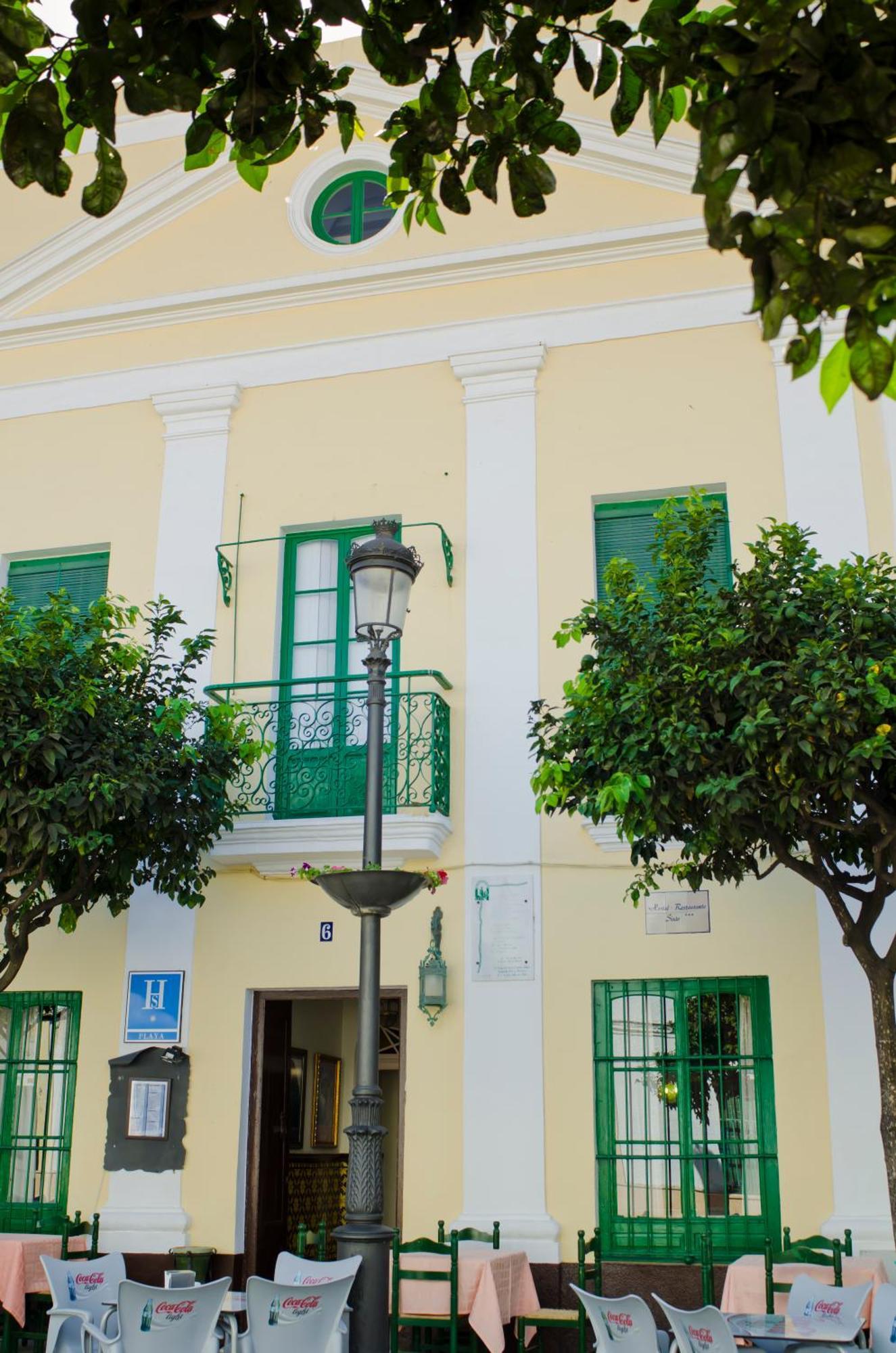 Hostal Sixto Рота Екстер'єр фото