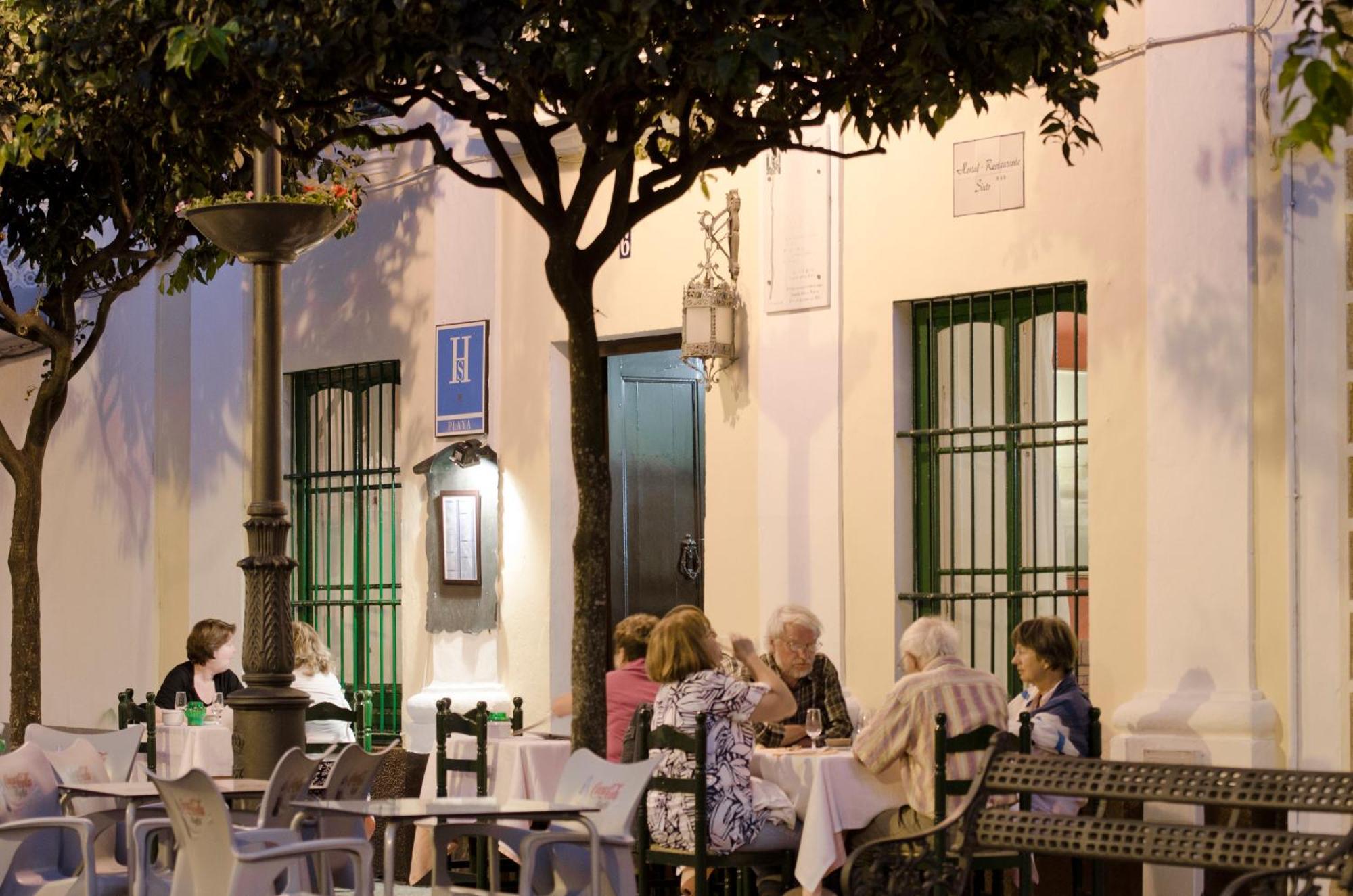 Hostal Sixto Рота Екстер'єр фото