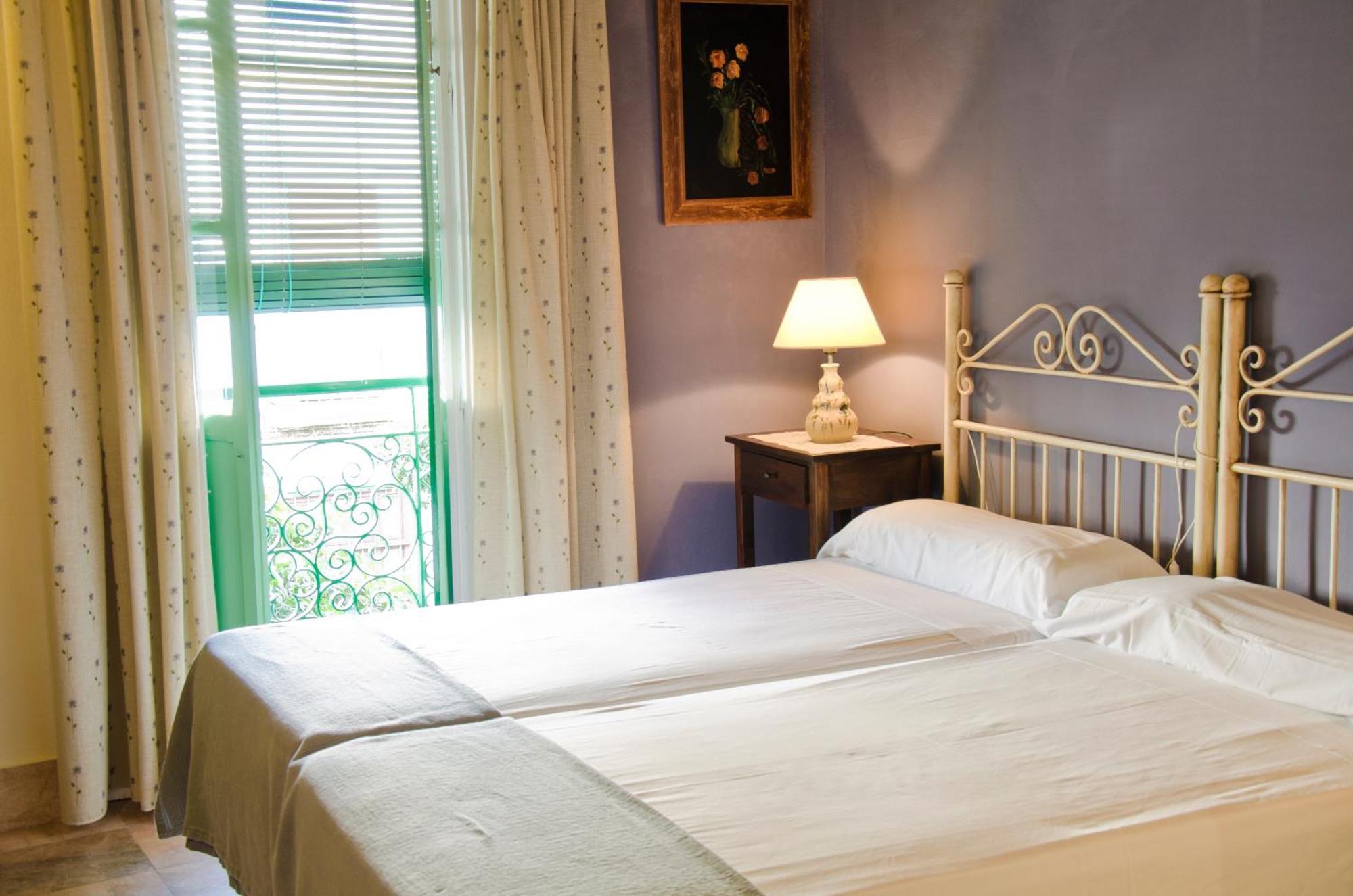 Hostal Sixto Рота Екстер'єр фото